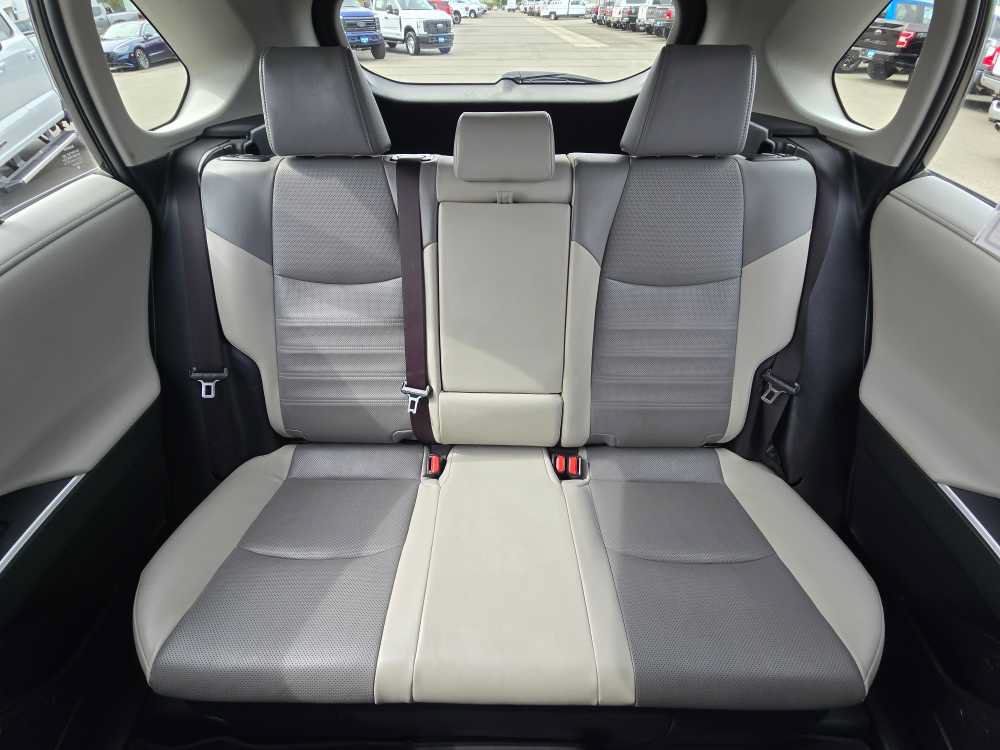 Used 2020 Toyota RAV4 Limited AWD/4WD image 17