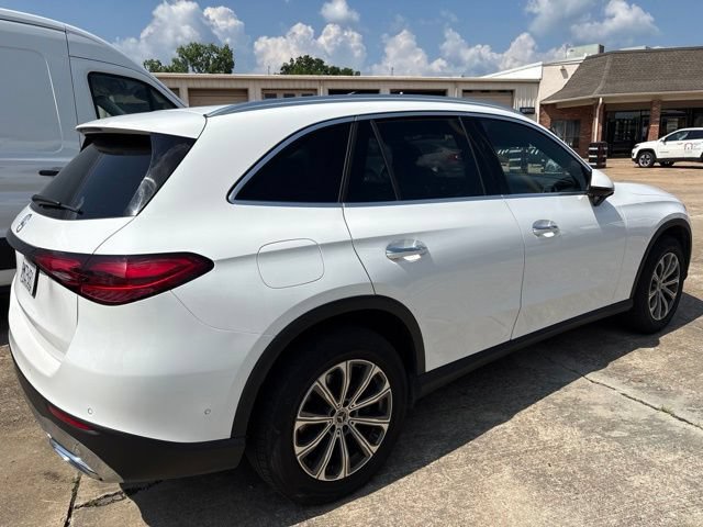 Used 2024 Mercedes-Benz GLC 300 image 2