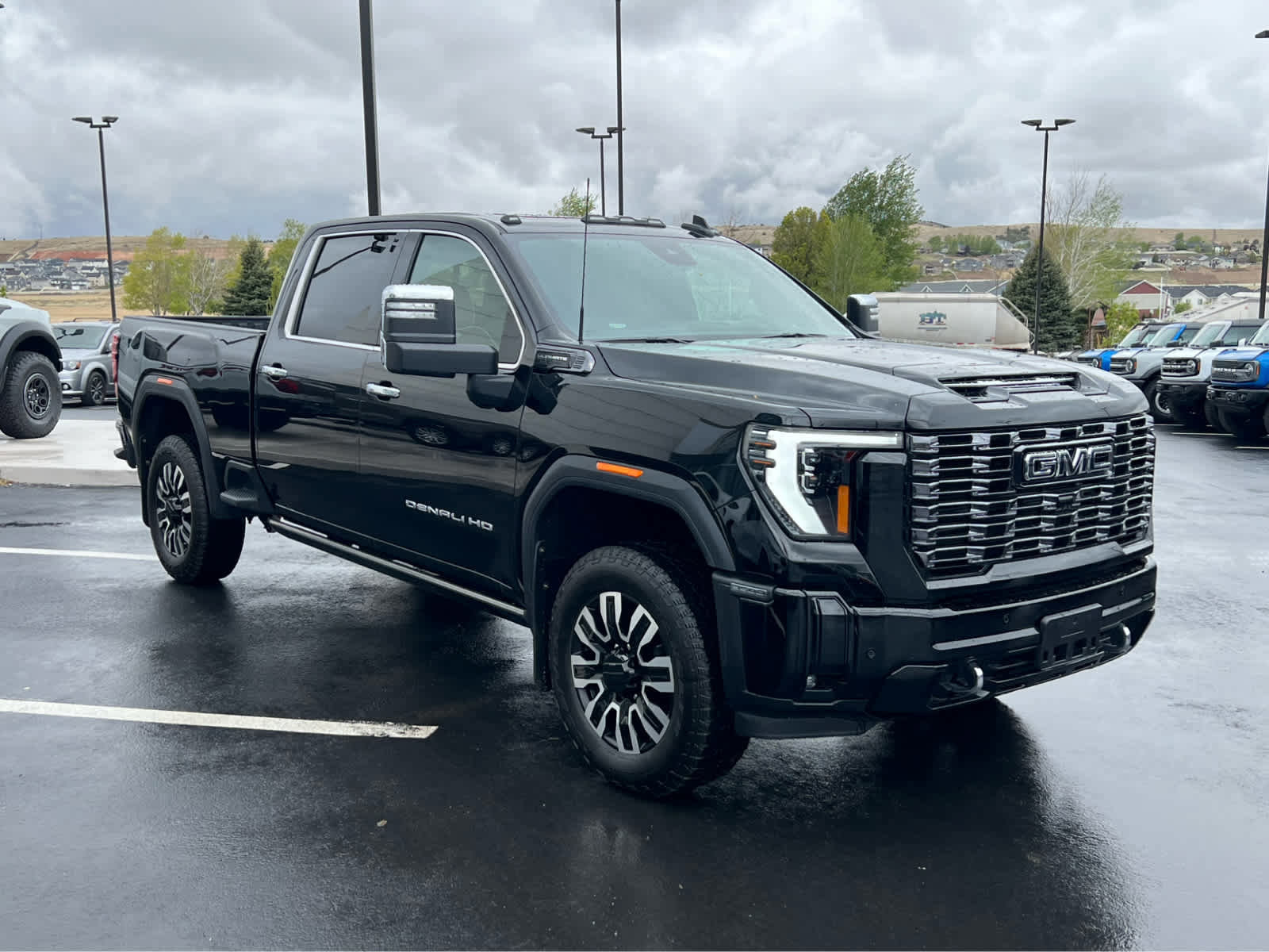 Used 2025 GMC Sierra 3500 Denali Ultimate AWD/4WD image 11