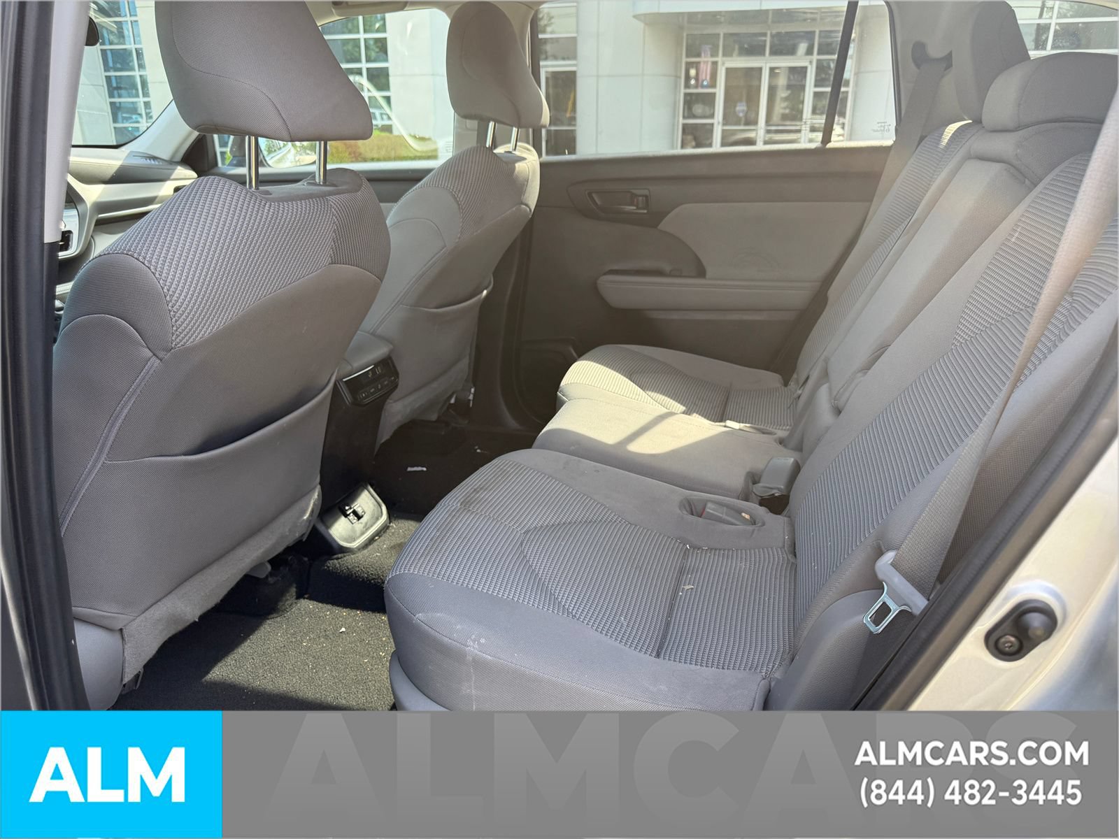 Used 2021 Toyota Highlander L AWD/4WD image 11