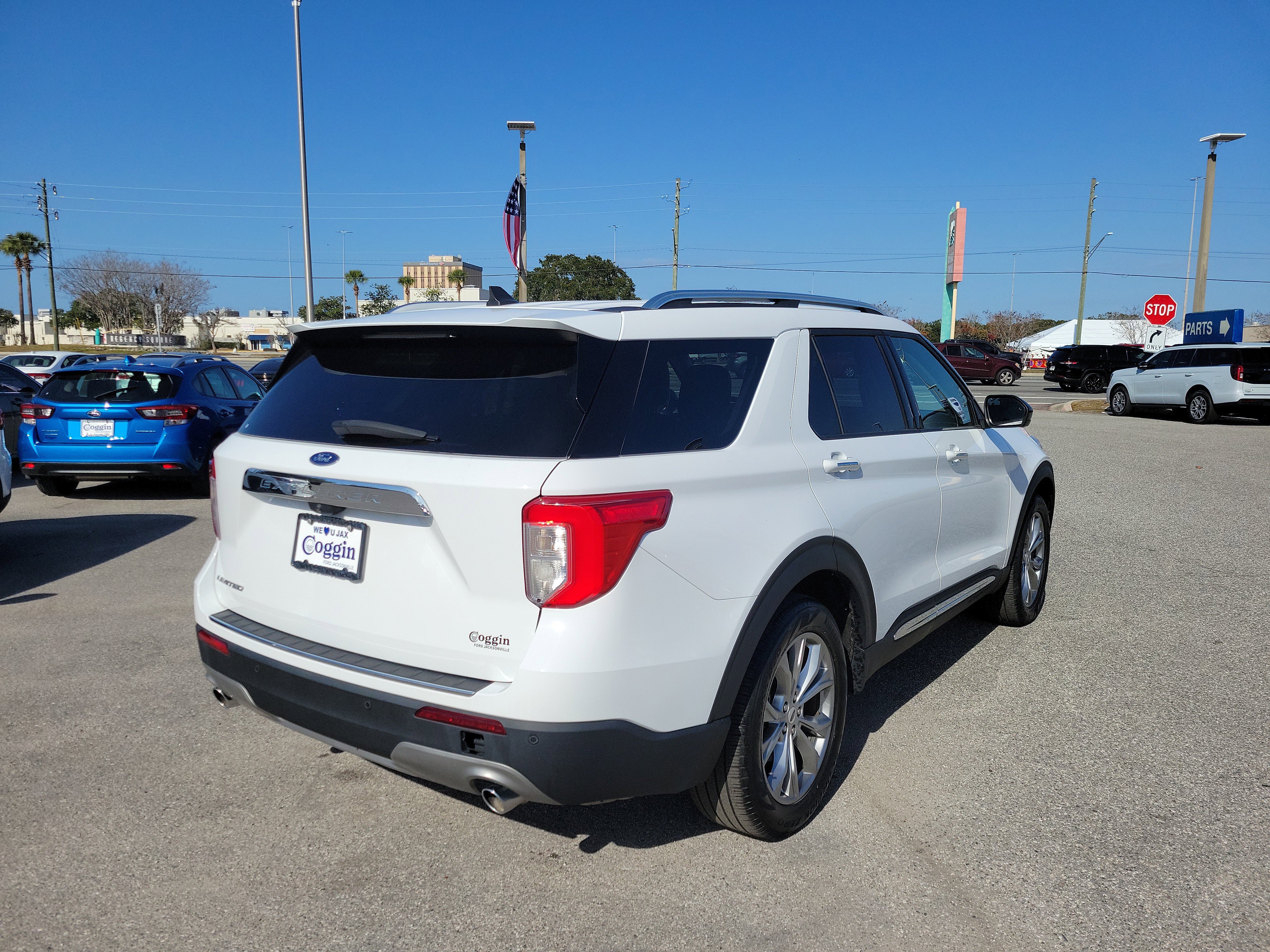 Certified 2023 Ford Explorer Limited image 3