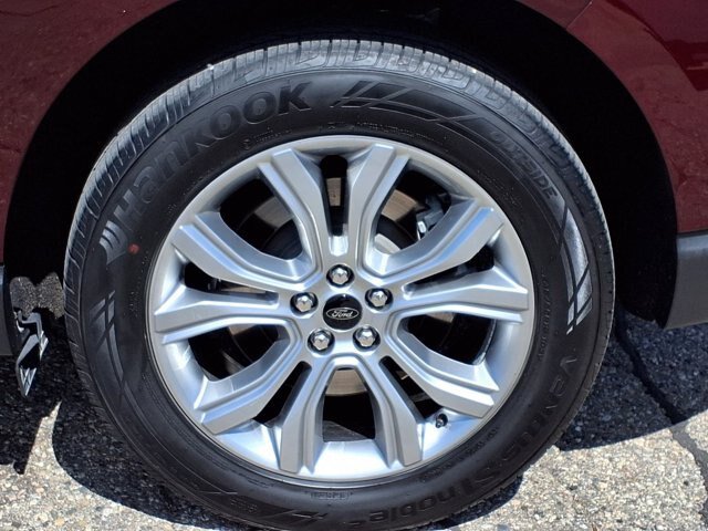 Certified 2024 Ford Edge Titanium w/ Class II Trailer Tow Package AWD/4WD image 32
