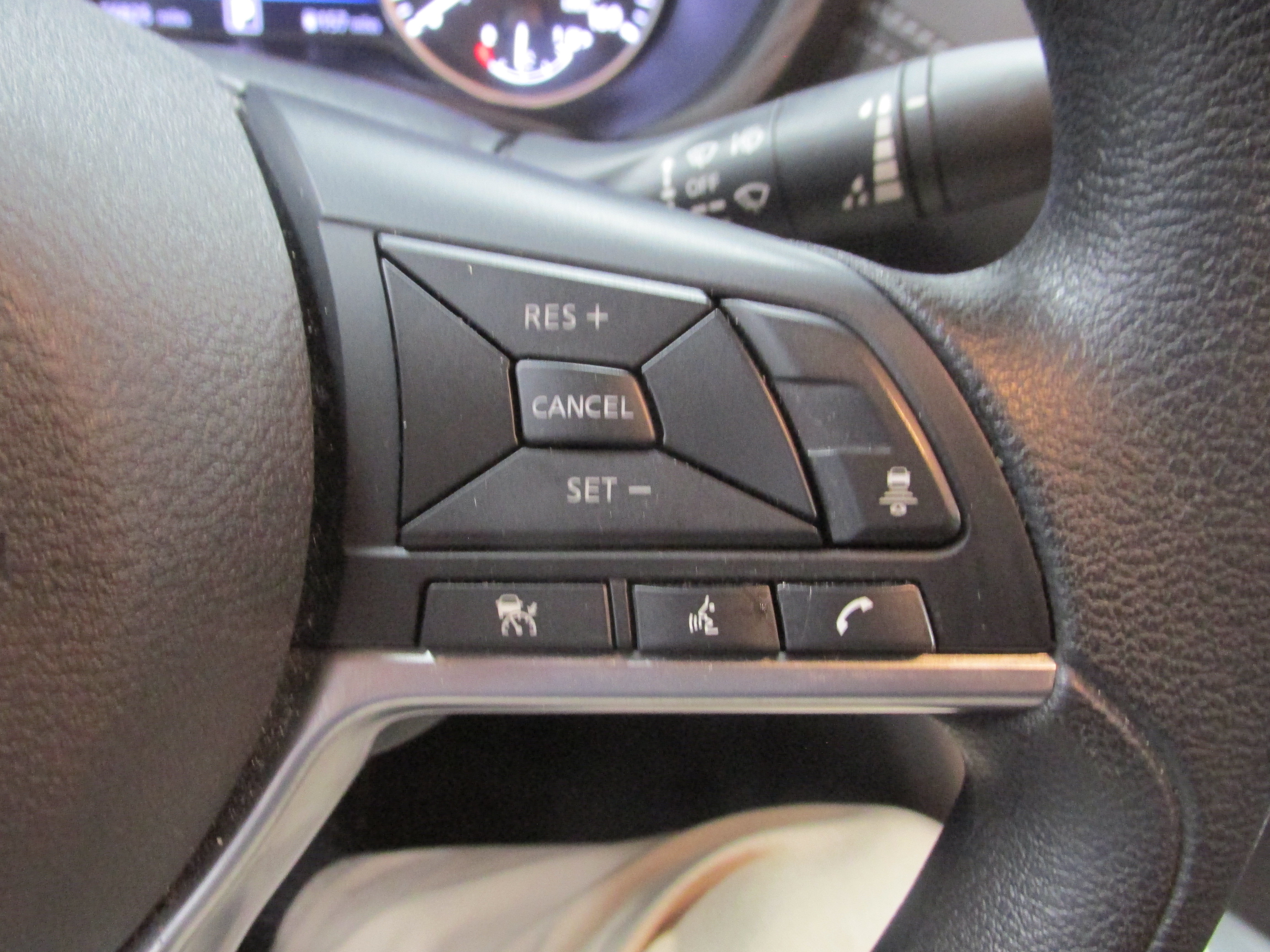 Used 2024 Nissan Sentra SV FWD image 32