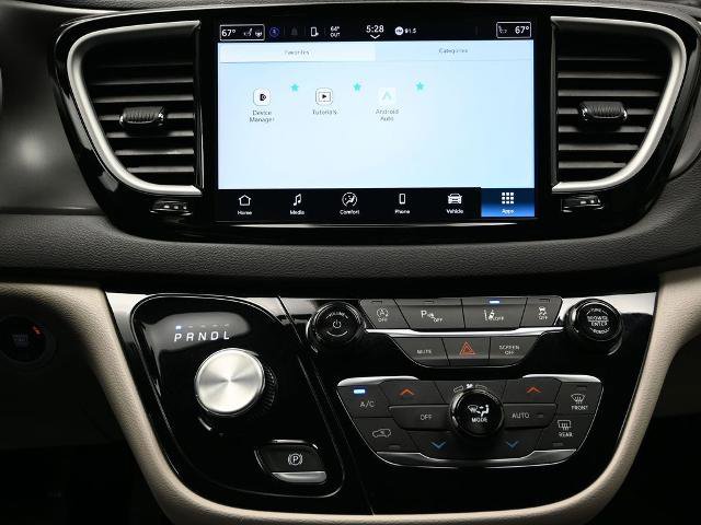 Used 2024 Chrysler Pacifica Touring-L image 33