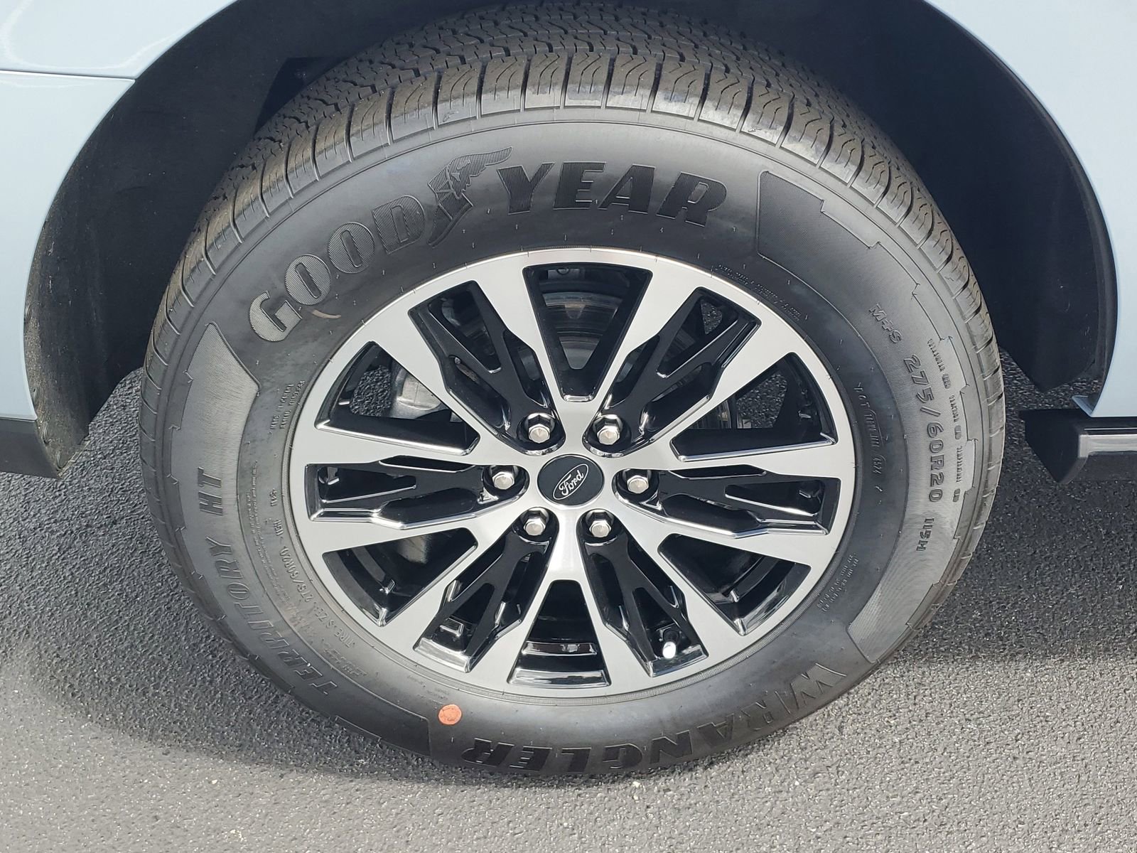 Certified 2025 Ford Expedition Platinum AWD/4WD image 5