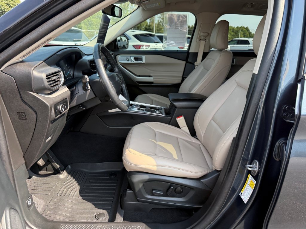Certified 2023 Ford Explorer XLT w/ Equipment Group 202A AWD/4WD image 13