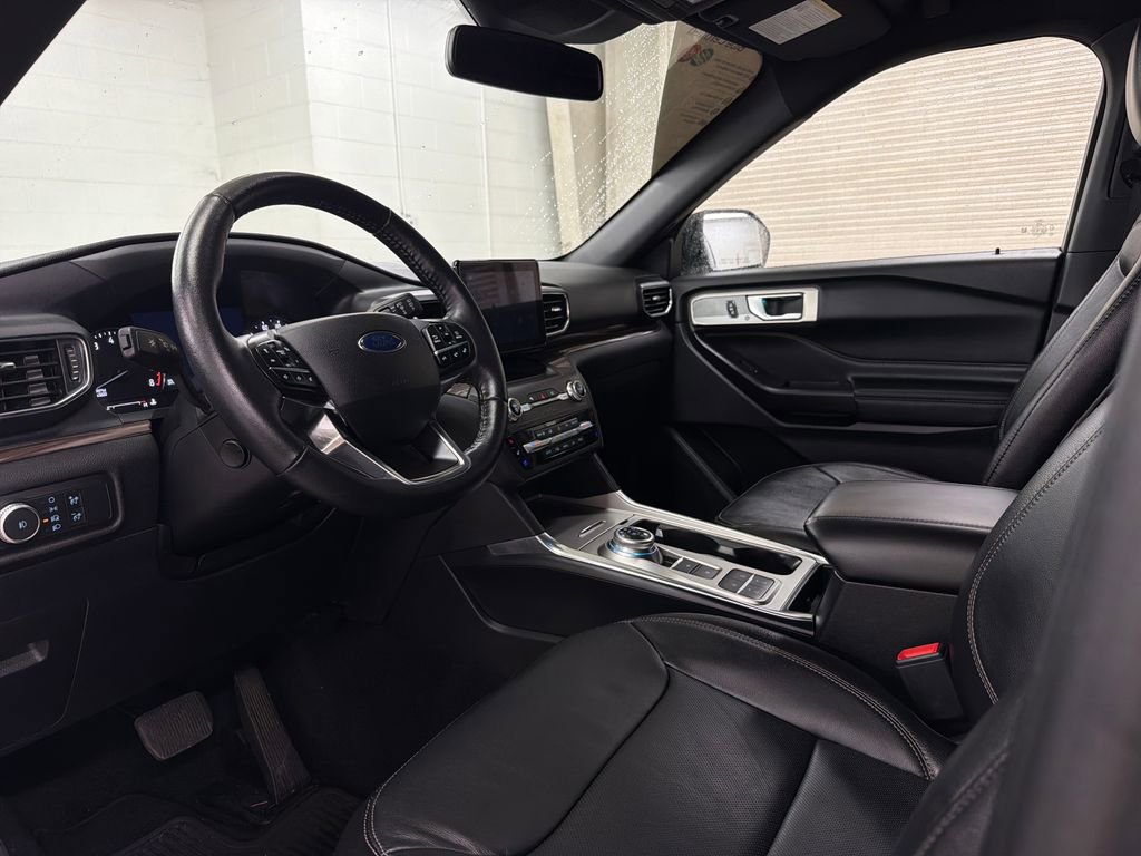 Certified 2020 Ford Explorer Limited RWD image 6