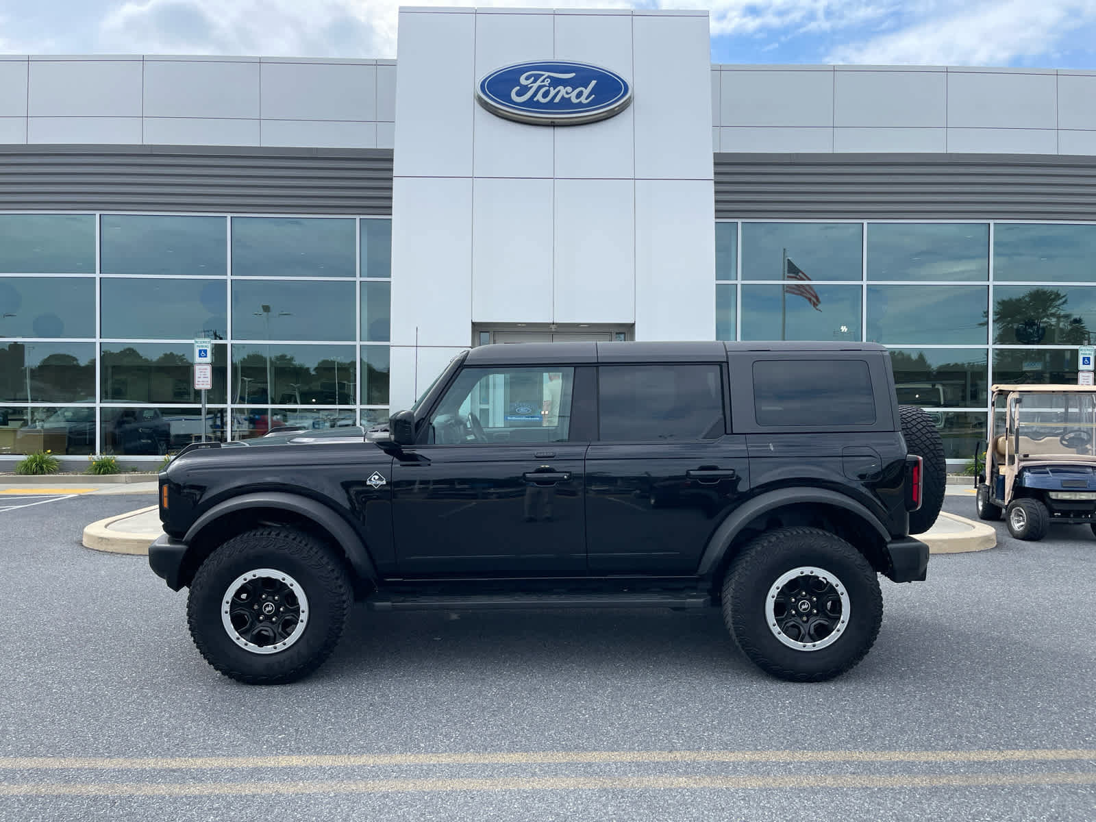 Certified 2023 Ford Bronco Outer Banks w/ Sasquatch Package AWD/4WD video 1