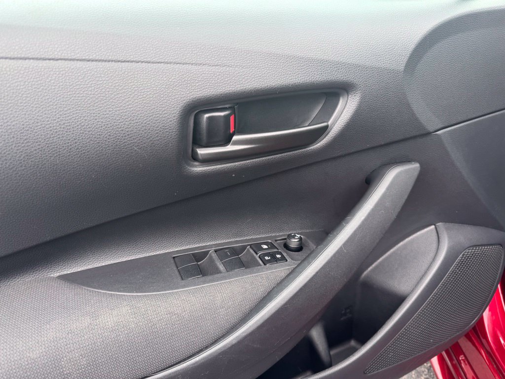 Used 2025 Toyota Corolla LE FWD image 3