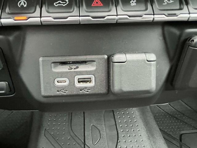 Used 2020 Chevrolet Silverado 1500 LT w/ All-Star Edition image 18