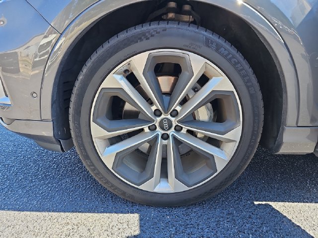 Used 2020 Audi Q7 3.0T Prestige AWD/4WD image 35