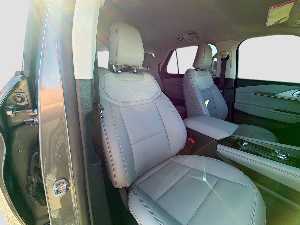 Certified 2025 Ford Explorer Active w/ Active Comfort Package AWD/4WD image 30