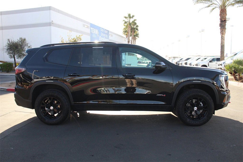 Used 2024 GMC Acadia AT4 w/ Luxury Package image 8