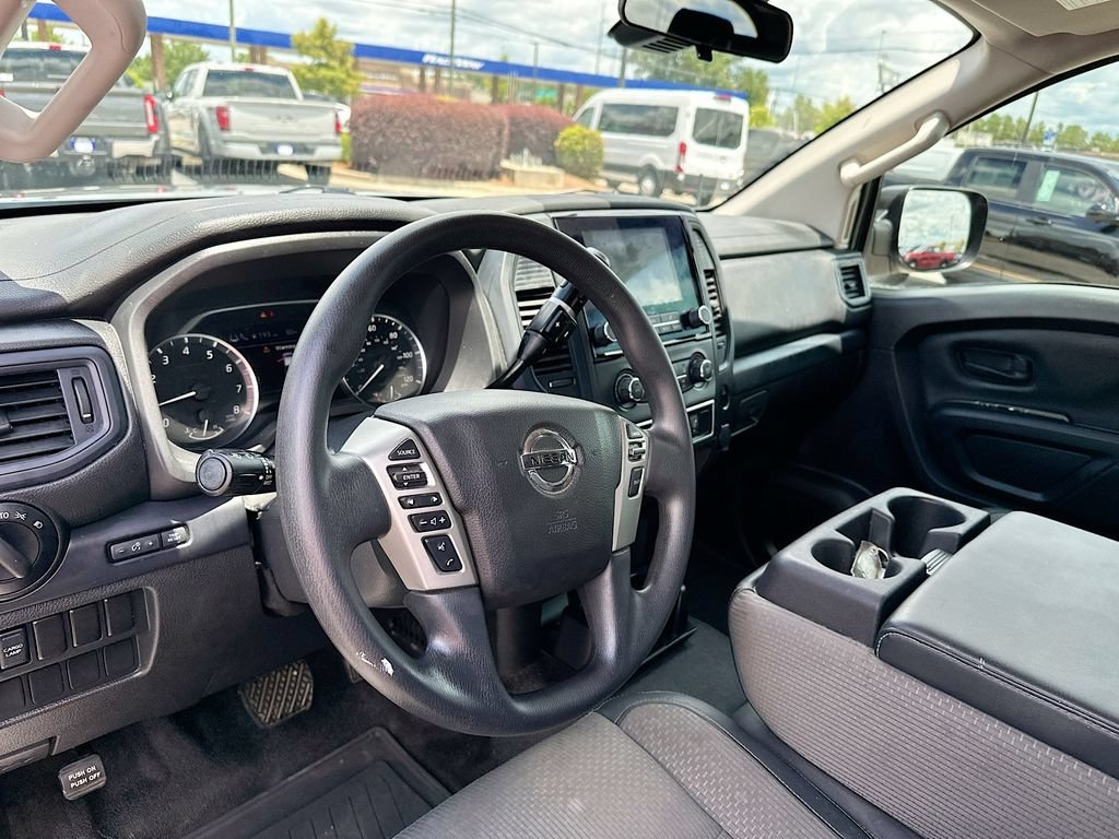 Used 2021 Nissan Titan S RWD image 10