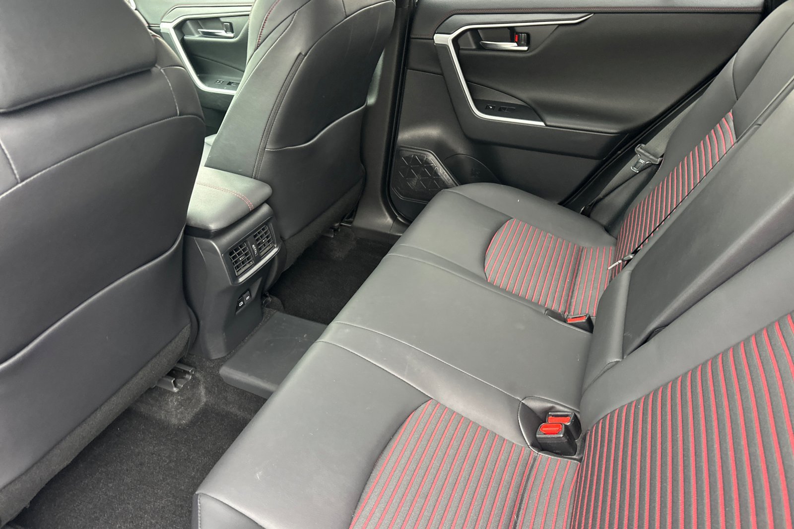 Used 2023 Toyota RAV4 XSE w/ Weather Package AWD/4WD image 11
