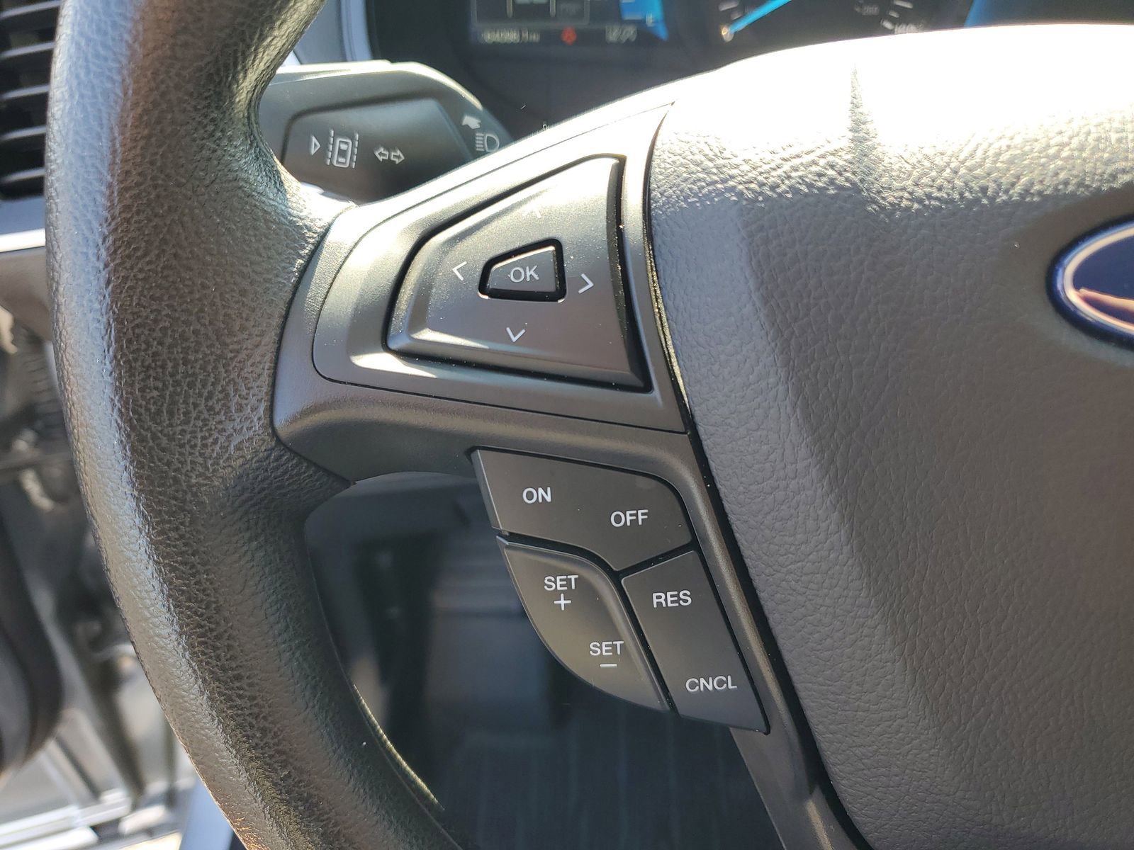 Certified 2022 Ford Edge SE w/ Black Appearance Package AWD/4WD image 18