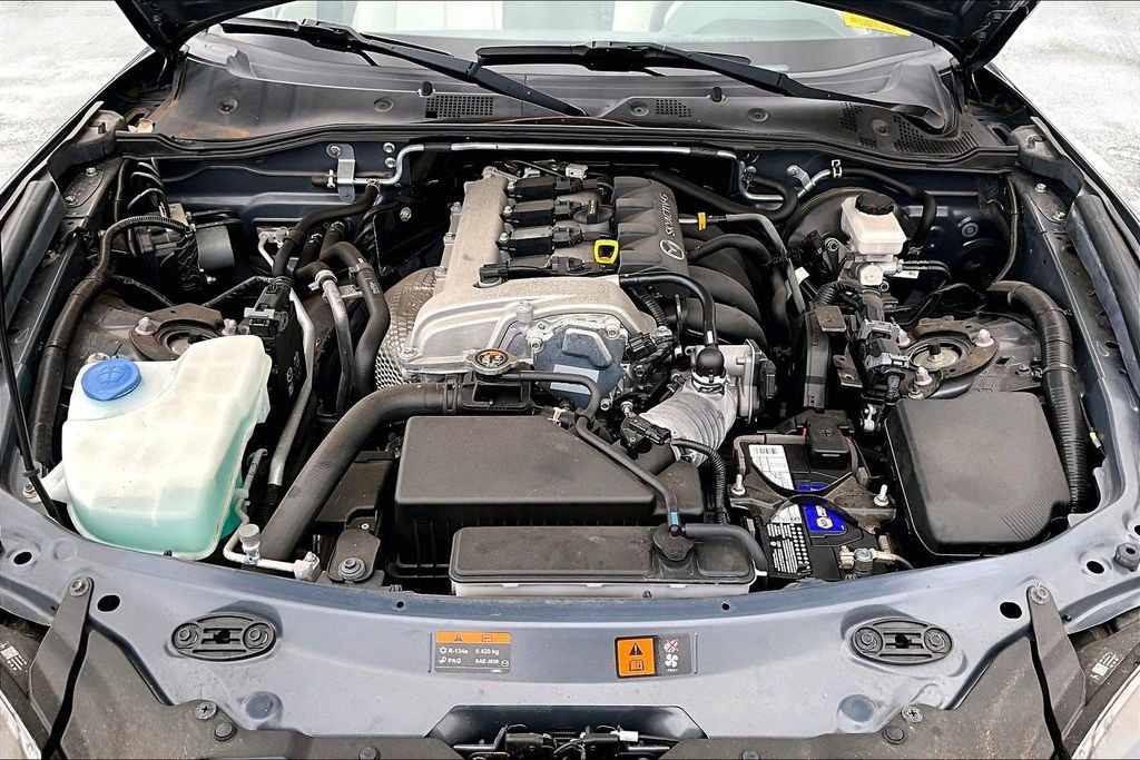 Used 2021 MAZDA MX-5 Miata RF Grand Touring RWD image 9