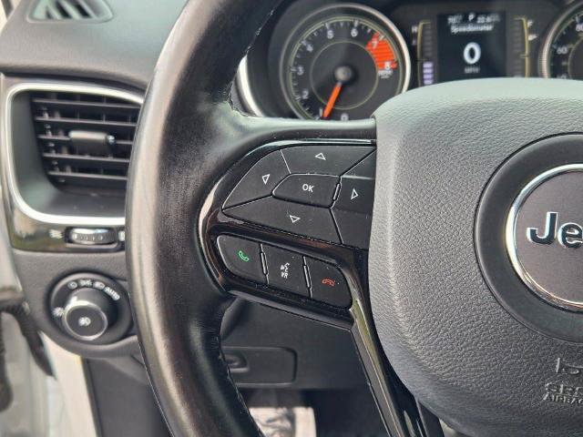Used 2020 Jeep Cherokee Latitude Plus AWD/4WD image 29