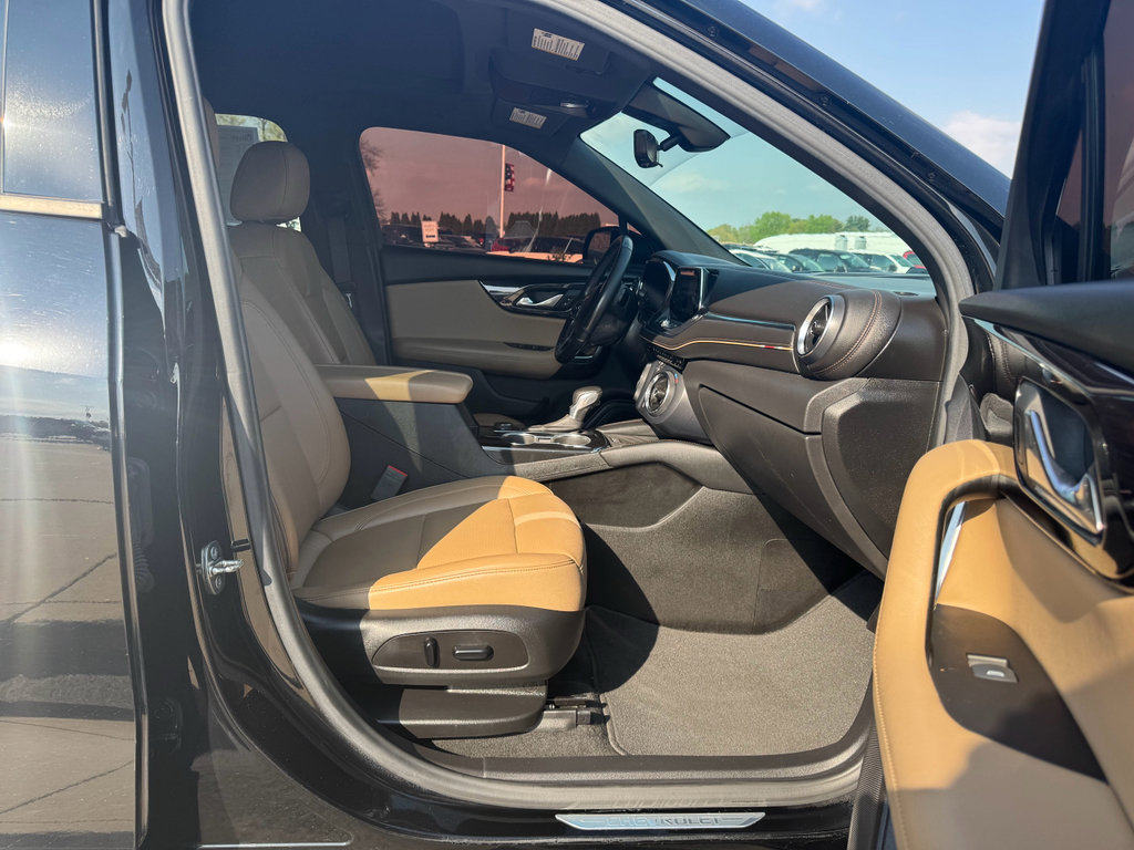 Used 2019 Chevrolet Blazer Premier w/ Sun and Wheels Package FWD image 13