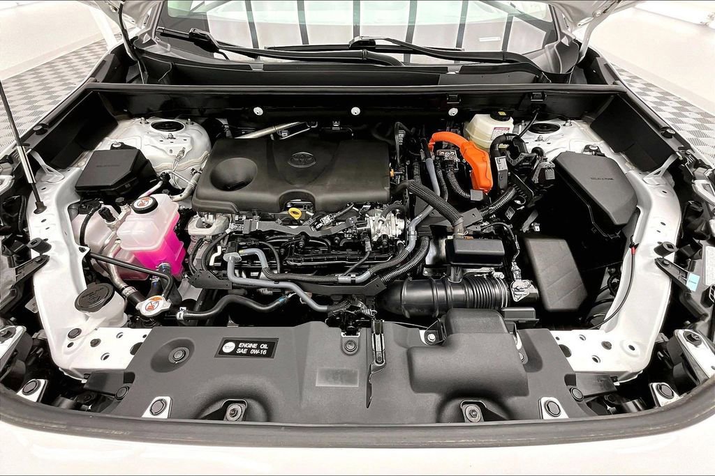 Used 2025 Toyota RAV4 XLE image 12