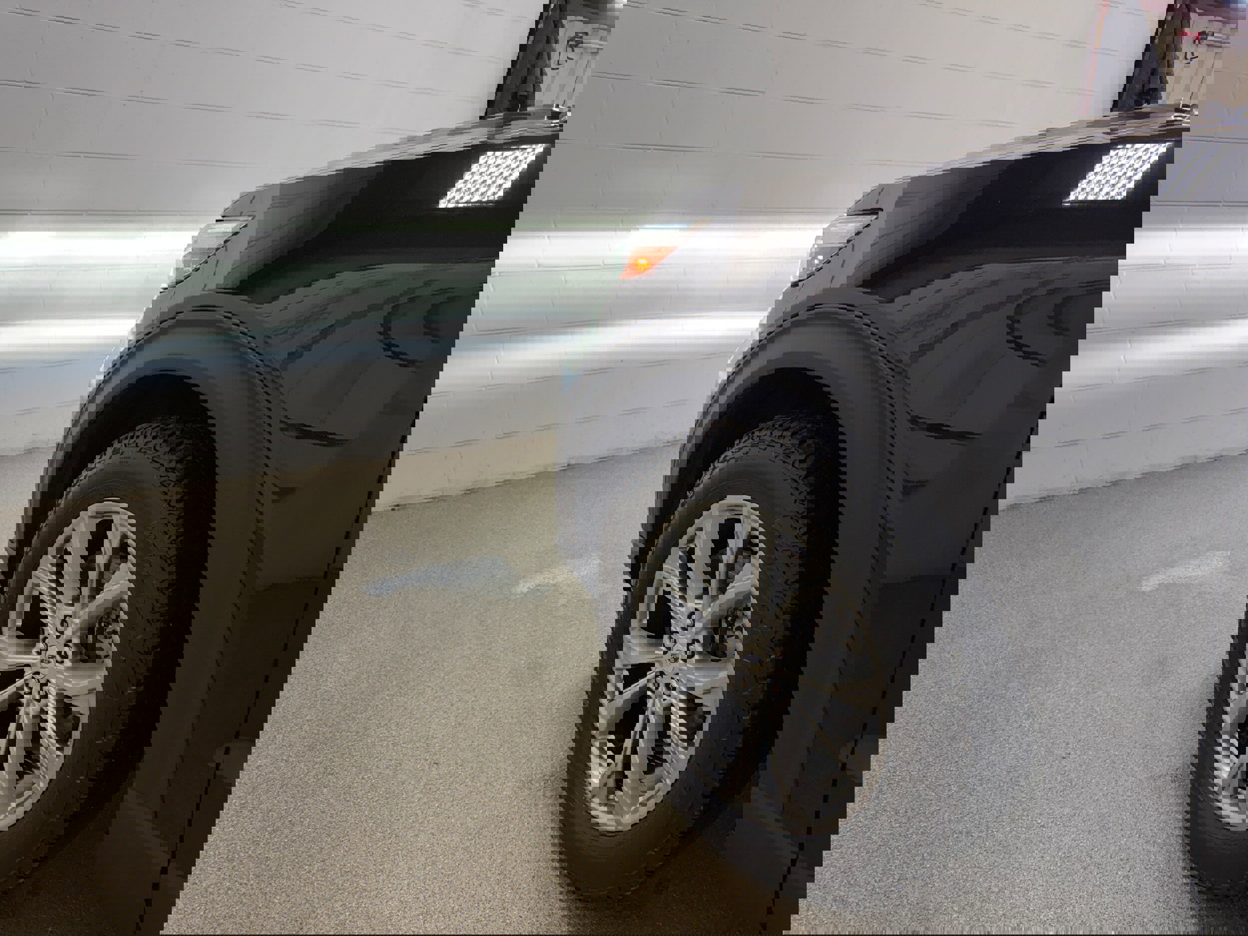 Certified 2020 Ford Explorer XLT w/ Equipment Group 202A image 35