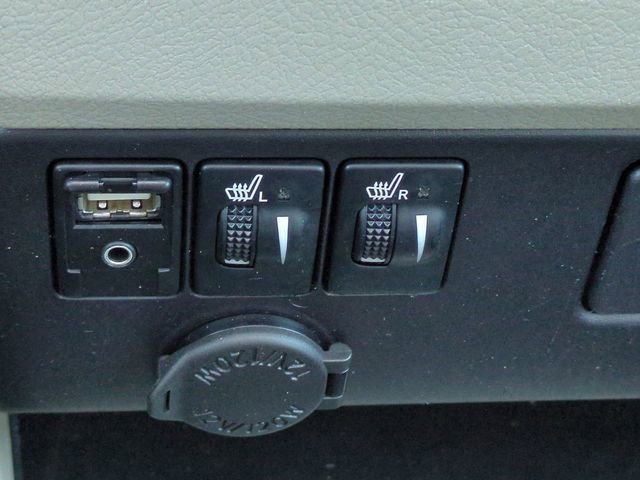 Used 2017 Toyota Sienna XLE FWD image 23