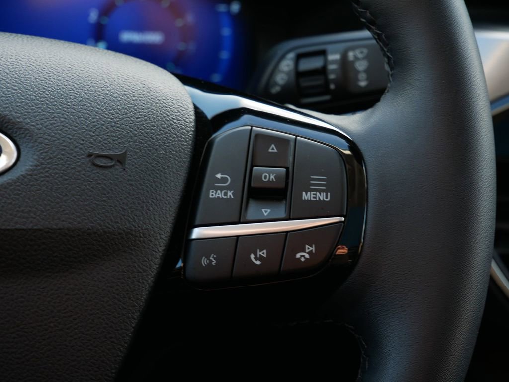 Certified 2022 Ford Escape Titanium w/ Class II Trailer Tow Package image 18