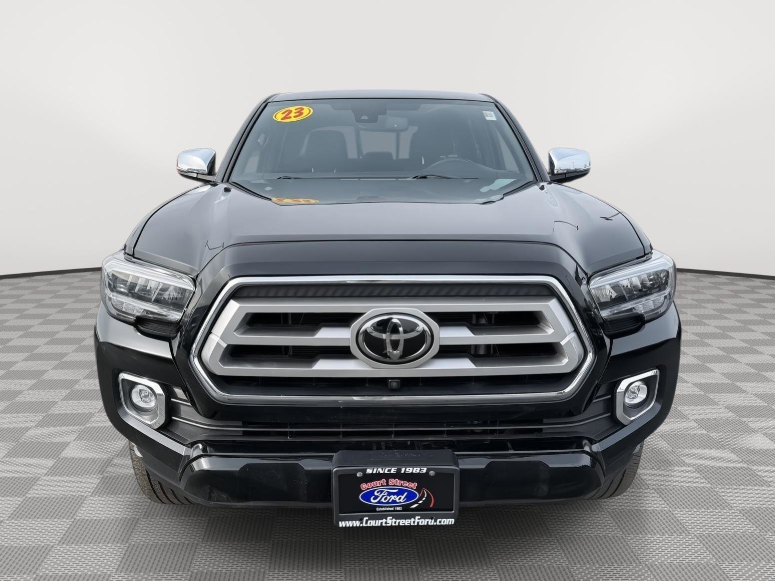 Used 2023 Toyota Tacoma Limited image 8