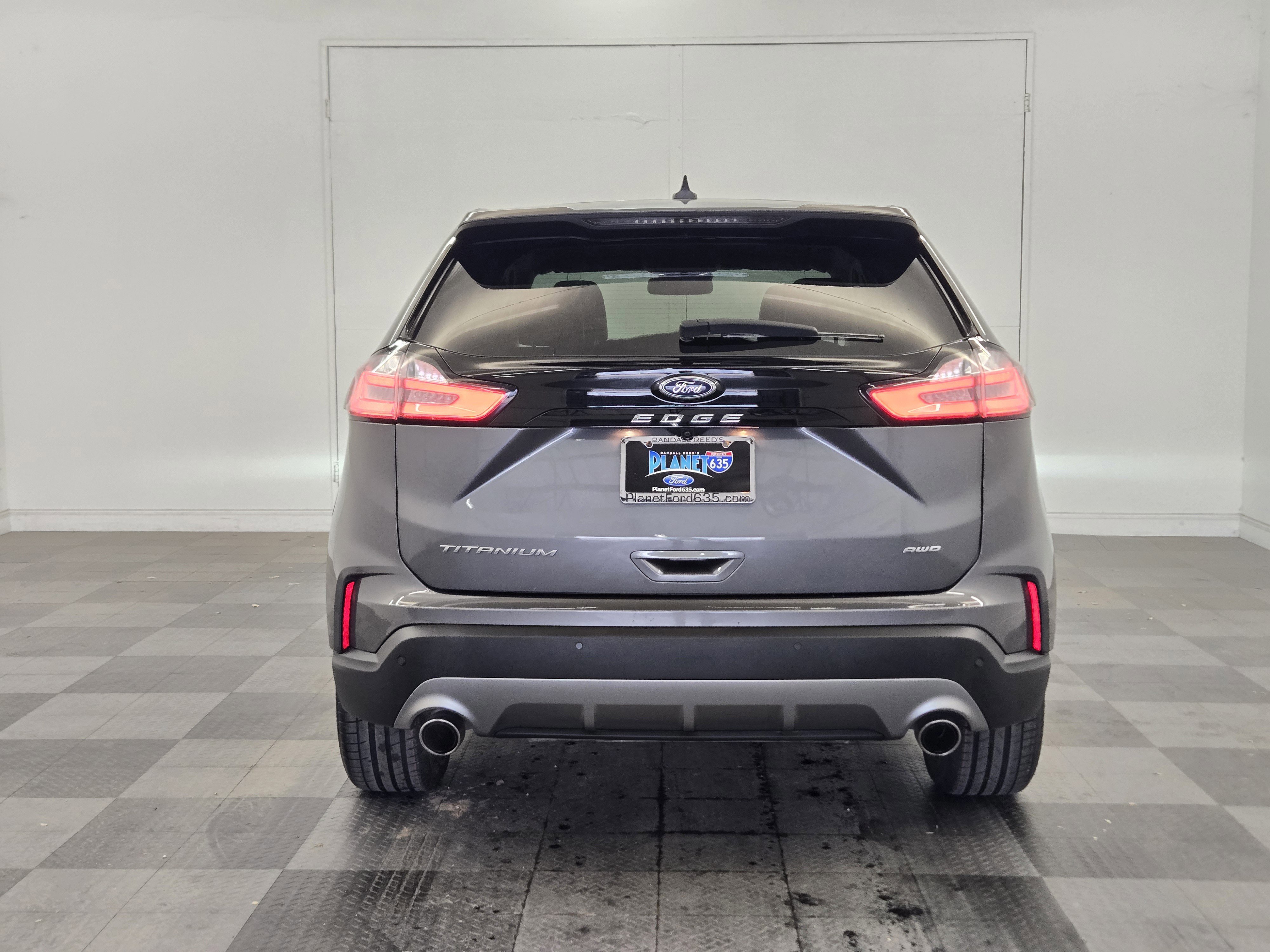 Certified 2024 Ford Edge Titanium video 3