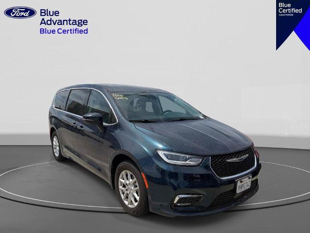 Used 2023 Chrysler Pacifica Touring-L FWD image 1