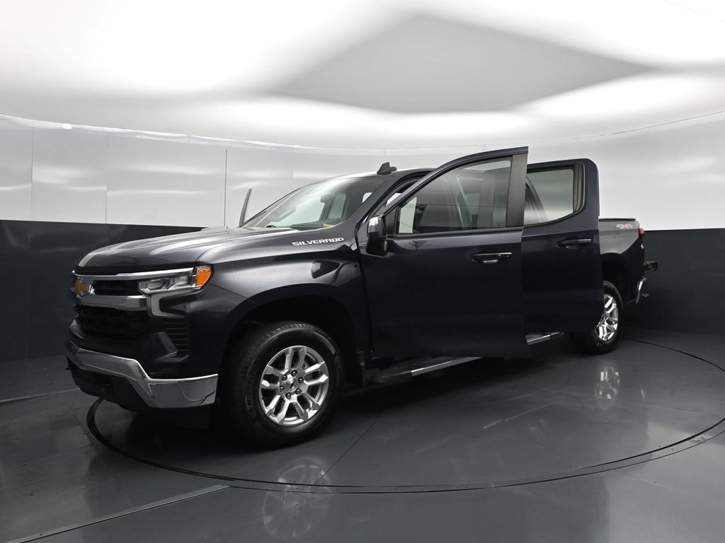 Used 2023 Chevrolet Silverado 1500 LT AWD/4WD image 25