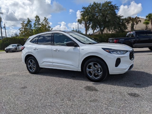 Certified 2024 Ford Escape ST-Line w/ Tech Pack #1 AWD/4WD image 2