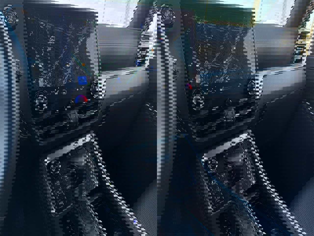 Used 2024 Lexus GX 550 image 17