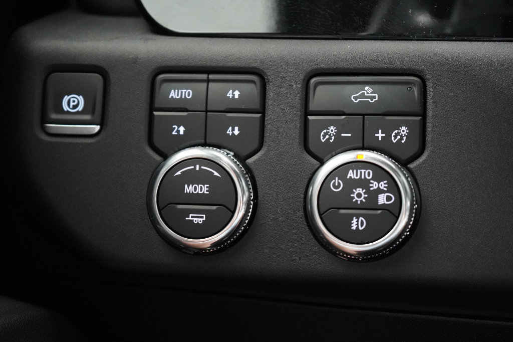 Used 2025 GMC Sierra 1500 Elevation w/ Preferred Package AWD/4WD image 23