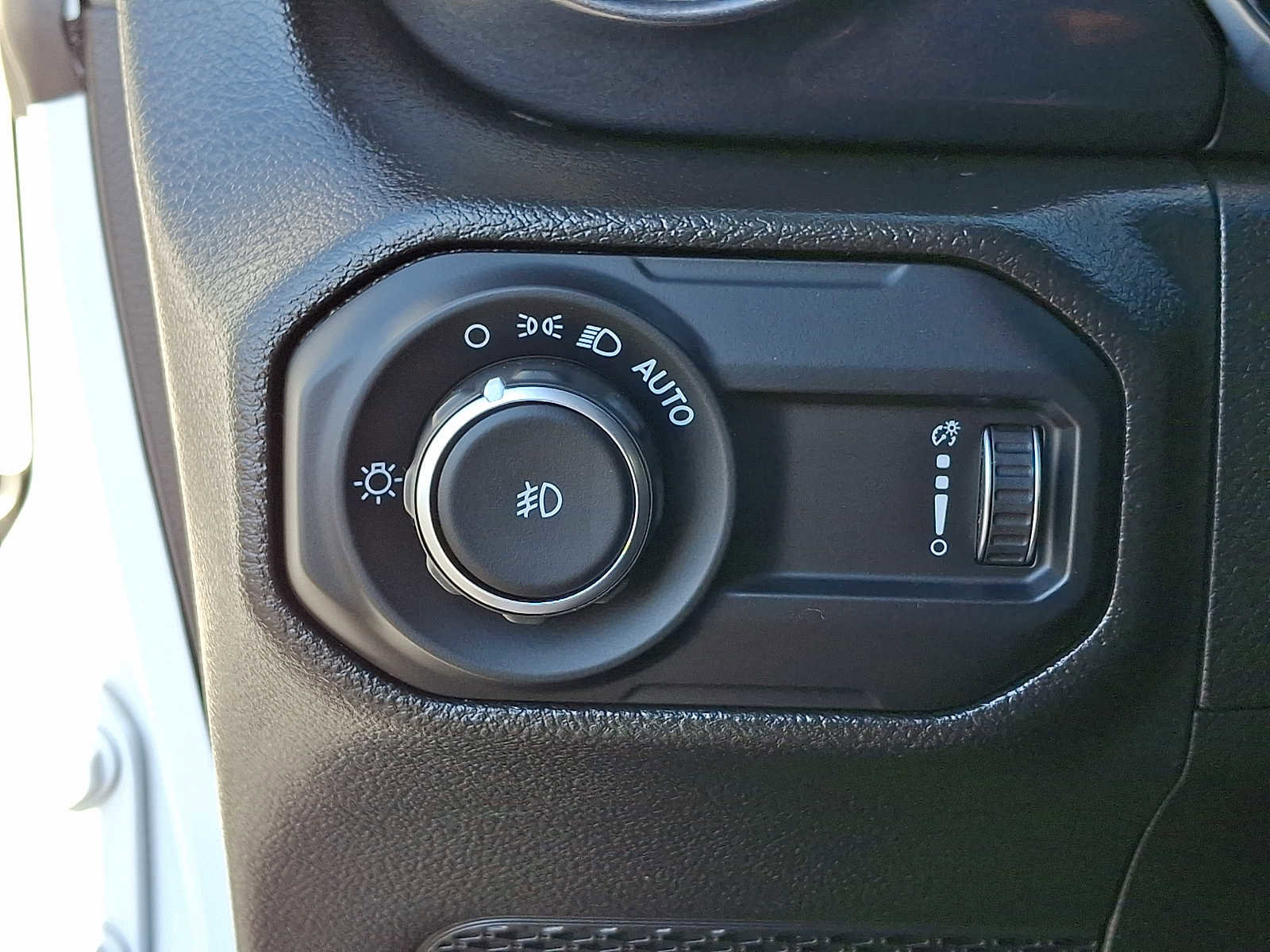 Used 2023 Jeep Wrangler Unlimited Sport AWD/4WD image 27