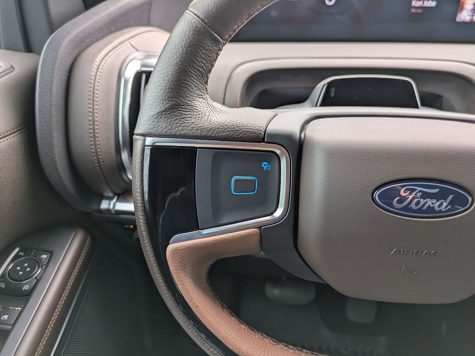Certified 2025 Ford Expedition King Ranch AWD/4WD image 32