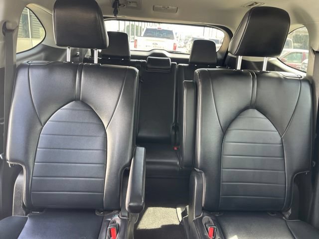 Used 2023 Toyota Highlander XLE FWD image 25