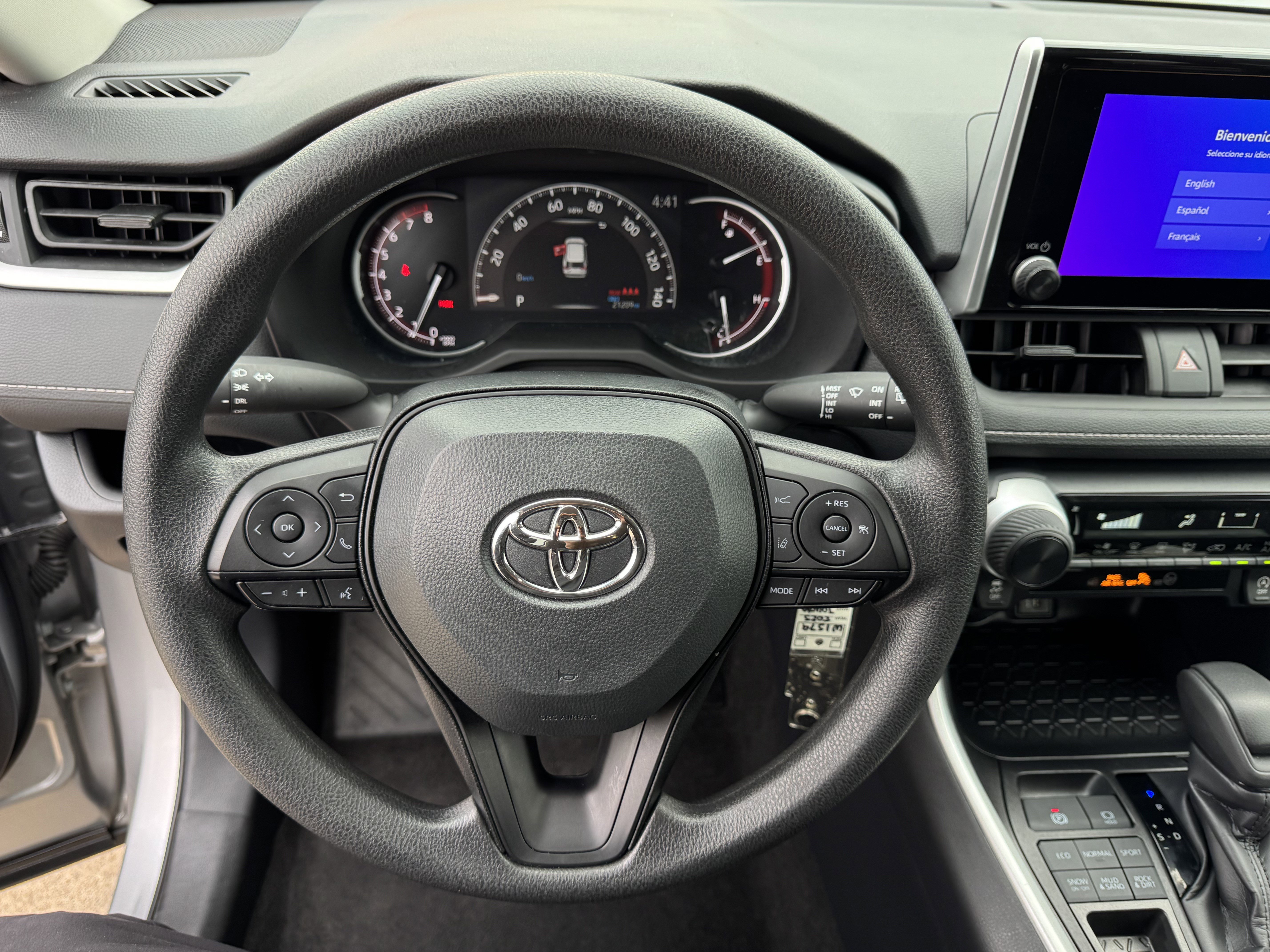 Used 2025 Toyota RAV4 LE image 17