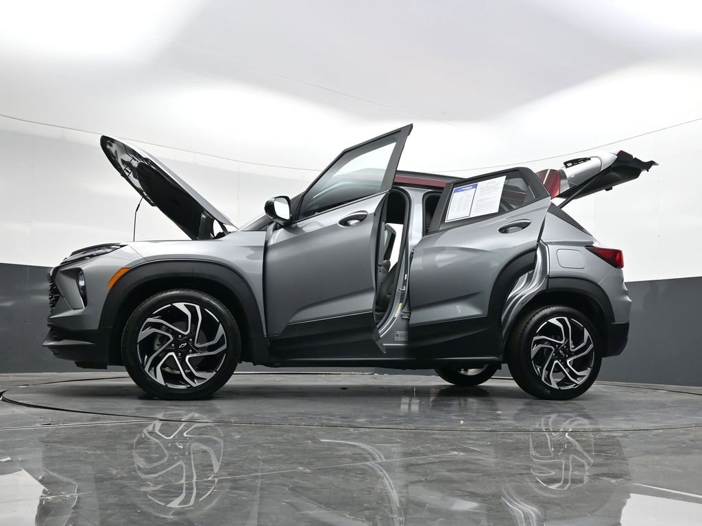 Used 2025 Chevrolet TrailBlazer RS w/ Convenience Package FWD image 46