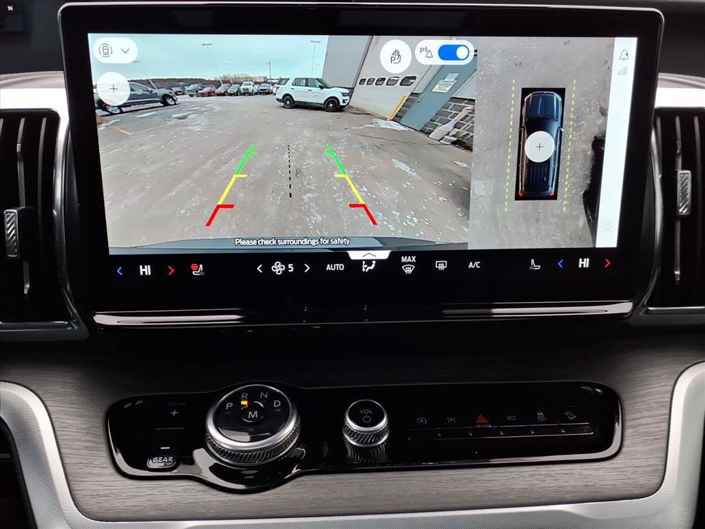 Certified 2025 Ford Expedition Platinum w/ Driver's Package image 15