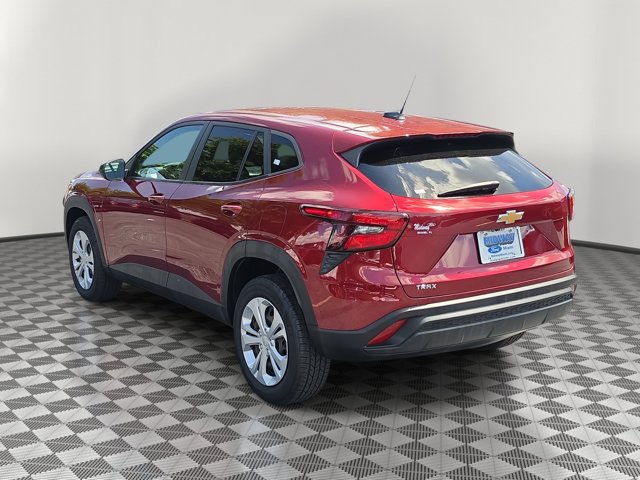 Used 2024 Chevrolet Trax LS FWD image 4
