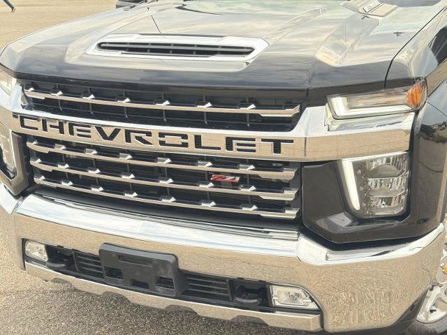 Used 2021 Chevrolet Silverado 3500 LTZ w/ LTZ Convenience Package AWD/4WD image 11