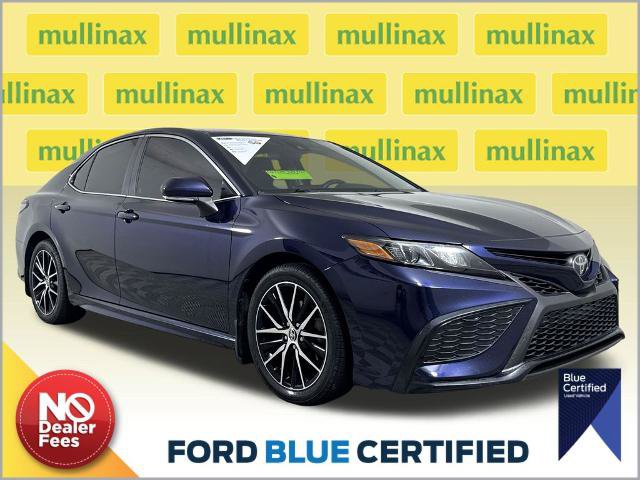 Used 2022 Toyota Camry SE FWD image 1