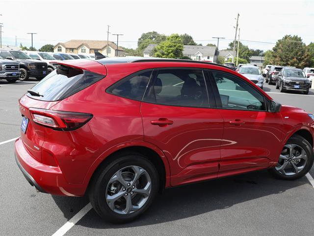 Certified 2024 Ford Escape ST-Line w/ Tech Pack #1 AWD/4WD image 11