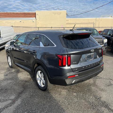 Used 2021 Kia Sorento LX image 4