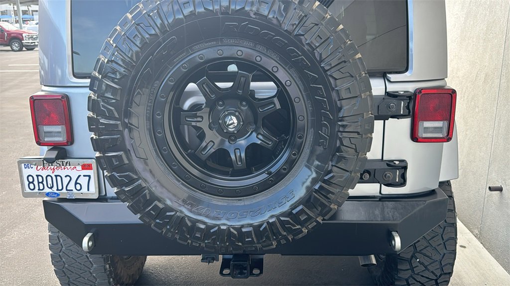 Used 2018 Jeep Wrangler Unlimited Rubicon w/ Connectivity Group image 8