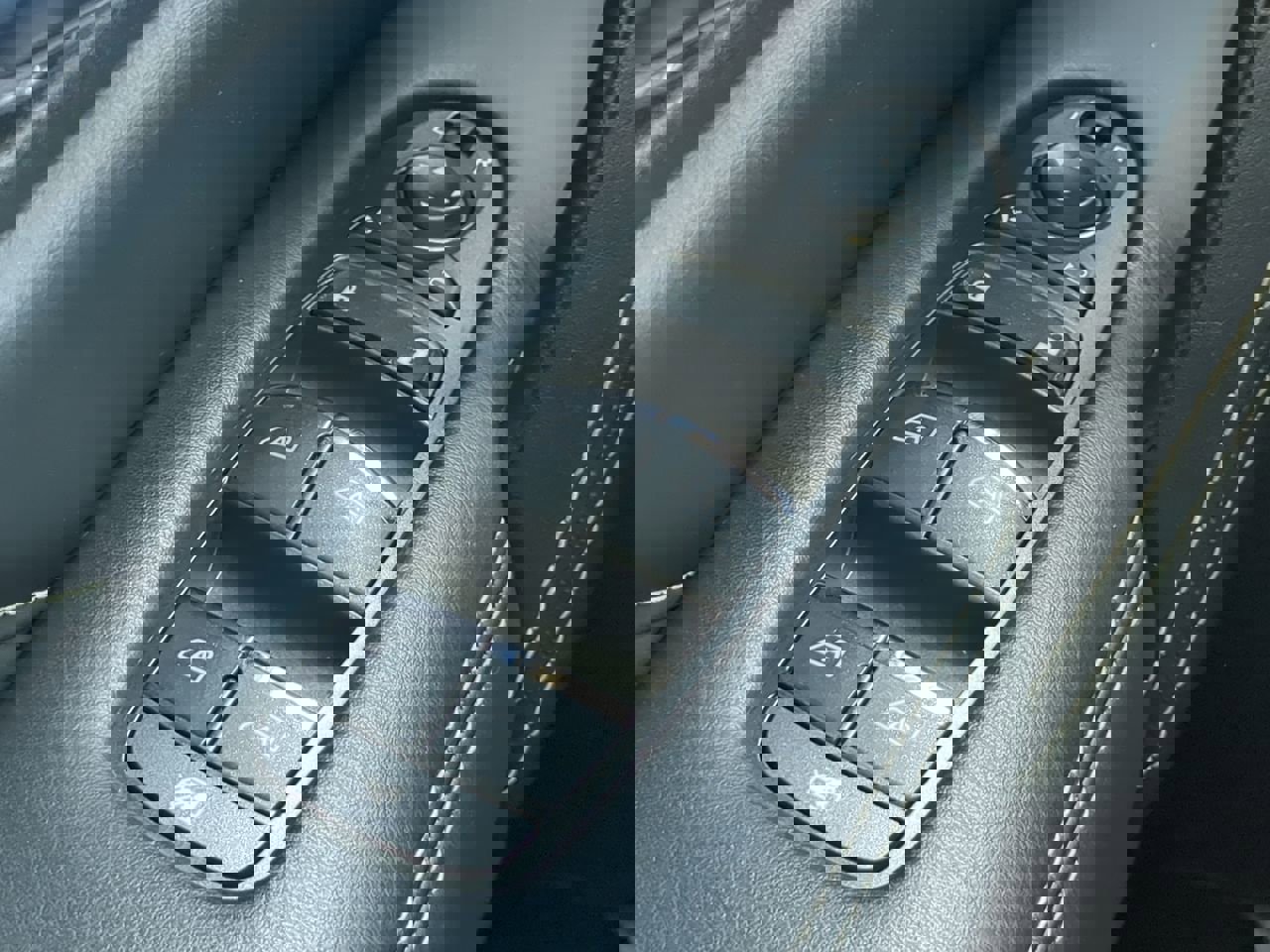 Used 2023 INFINITI QX80 Premium Select w/ All-Season Package image 23