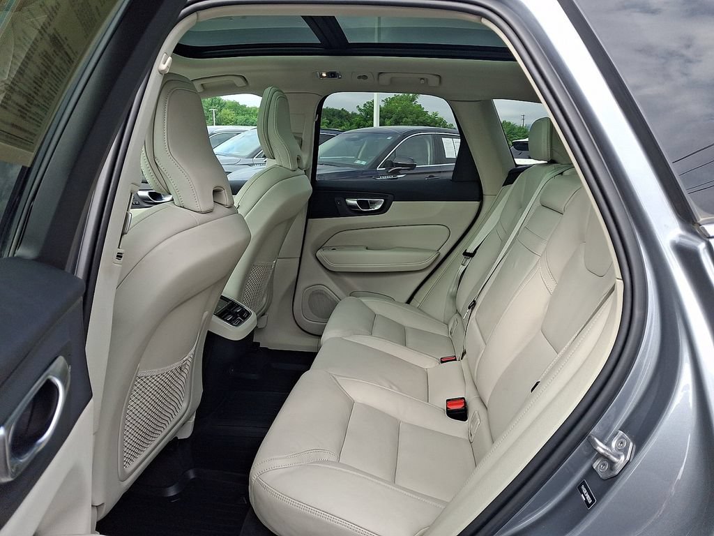 Used 2021 Volvo XC60 T5 Inscription w/ Advanced Package AWD/4WD image 10