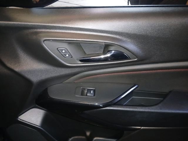 Used 2025 Chevrolet Trax RS w/ Sunroof Package FWD image 46