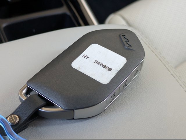 Used 2025 Kia Sorento SX image 36